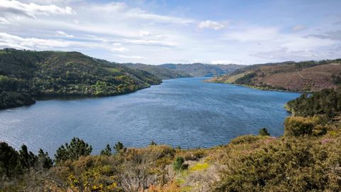 Vista del Mio desde la zona en la que se instalar el mirador del monte de A Cariza