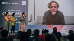 Momento de la presentaci�n, con I��rritu en videoconferencia.