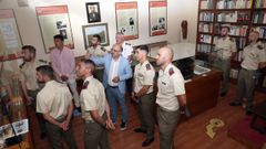 El grupo de la Brilat ganador del Concurso de Patrullas Tui-Santiago realiz� una visita guiada al museo de Valle-Incl�n en A Pobra