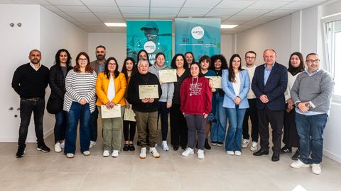 Bel�n do Campo (en el centro) clausur� el curso impartido desde octubre en Amicos