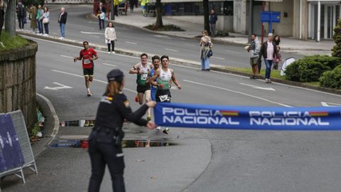 Carrera solidaria de la Polic�a Nacional en Ourense