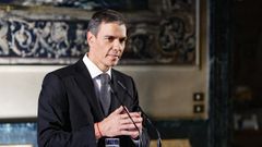 El presidente del Gobierno, Pedro S�nchez, durante la rueda de prensa en Roma tras ser recibido por el papa.