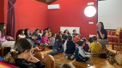 Actividad de cuentacuentos con Inma Soto en el Campamento Concilia de Sandis.
