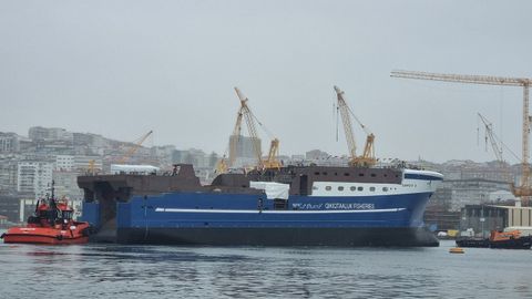 Botadura del pesquero Sputia II en astilleros Freire