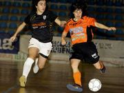 Maite, derecha, en un partido ante el Ponte del pasado curso.