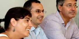 La secretaria de Organizaci�n, Tania Garc�a, acompa�� ayer a Manuel V�zquez y Jos� Cacabelos.