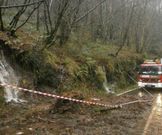 La v�a entre Muros y Pino de Val fue una de las carreteras afectadas.