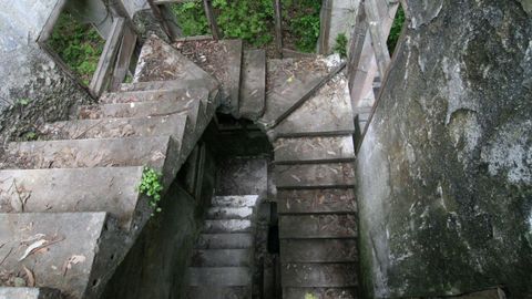 Sanatorio de Cesuras en el parque de O Paraxn