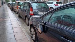 Uno de los espejos que sufri� la acci�n de los v�ndalos en la calle Tornos