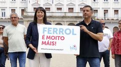 Ana Pont�n e Mon Fern�ndez, este m�rcores na praza de Armas, antes da presentaci�n oficial do candidato nacionalista.