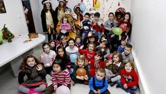 Los Reyes Magos de Oriente recibieron a los ni�os en la delegaci�n de La Voz de Galicia