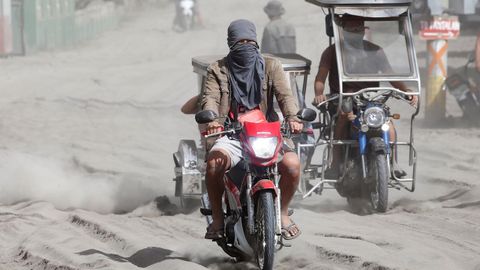 Manila, cubierta por un halo de ceniza y humo txico