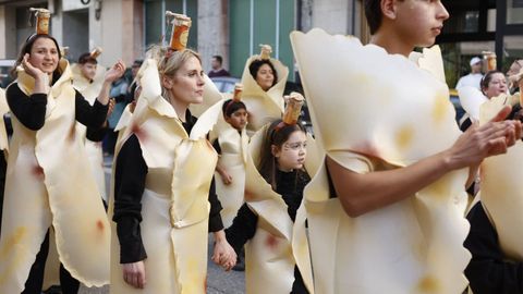 Una de las comparsas del desfile del carnaval de Sarria