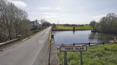 En Ponte Vilar el Mi�o marca la frontera entre los municipios de Castro de Rei y Cospeito