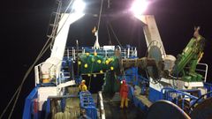 Los horarios laborales en los pesqueros los marcan lances y recogidas de aparejos, entre otros factores.