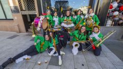 La charanga Bicoia, en una de sus intervenciones en Carballo