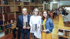 Beatriz Garc�a Turnes, no centro da imaxe, durante a presentaci�n dunha das s�as �ltimas publicaci�ns