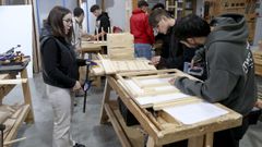 Alumnos de FP de la familia de madera en Melide