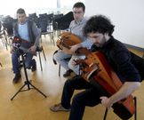 Una docena de m�sicos asistieron al curso. 