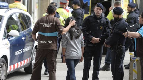 Algunos alumnos han roto a llorar y otros, con crisis de ansiedad, estn siendo atendidos por el Servicio de Emergencias Mdicas.