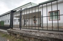 En el colegio de Vilatuxe se espera que hoy no vayan a clase los siete ni�os de tercero 