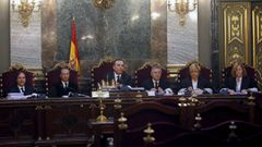 El juez Manuel Marchena, (tercero por la izquierda en la imagen) presidi el juicio en el Tribunal Supremo que conden a los lderes independentistas