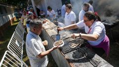 �B�scate en las fotos de la romer�a del Loreto de Porto do Son!