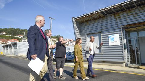 La conselleira do Mar visit� el puerto de Combarro en octubre, momento en que anunci� la reforma de los departamentos del puerto
