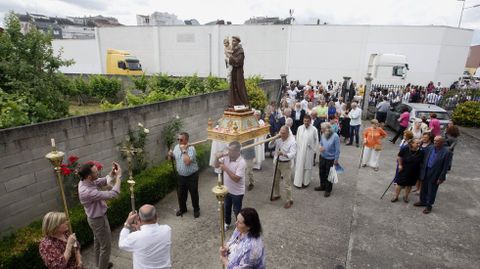 La procesión, a su vuelta a la iglesia tras el recorrido por las calles