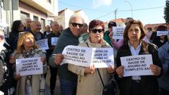 Protesta en Aguio al haberse quedado sin mdicos el centro de salud