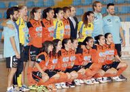 La plantilla burelista al completo posa antes de comenzar el partido.