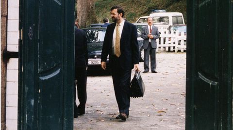 Mariano Rajoy, en 1999, en el pazo de Mari��n, en su condici�n de ministro de Administraciones P�blicas