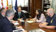 Pilar L�pez y Efr�n Castro se reunieron en Ourense con el presidente de la CHN MI�o Sil, Francisco Mar�n.