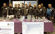 El club est� integrado por seis titulares y tres reservas.