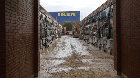 Destrozos en el cementerio de Alfafar, Valencia