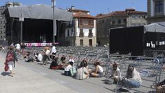 Grupos de fans de Pol Granch esperan desde las 11 de la ma�ana para acceder a su concierto