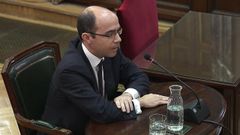 El exsubsecretrio  de Hacienda, Felipe Mart�nez Rico, durante su declaraci�n este martes en el juicio por el desaf�o independentista, en la que ha reconocido que no se puede descartar que se destinasen fondos p�blicos al 1-O porque la informaci�n remitida por la Generalitat, que estaba intervenida, fue a veces  inexacta  y los controles de Hacienda no responden a  la realidad material de los hechos 