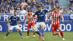 Borja Bast�n en posesi�n del bal�n durante el derbi asturiano