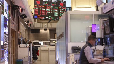 Imagen de una oficina de �traders� en la bolsa de Nueva York.