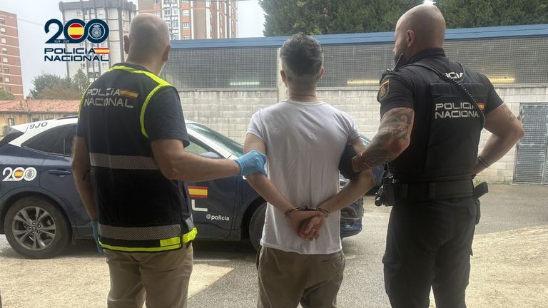 La Polic�a Nacional detiene en Gij�n a dos inquilinos como presuntos autores del homicidio e incendio de una vivienda en Oviedo
