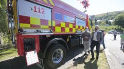 El vicepresidente de la Xunta, Alfonso Rueda, entrega un cami�n para el GES de A Lama