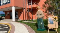 El meco de Cabana, delante del consistorio