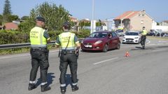 Imagen de un control de tr&aacute;fico en Cambados.