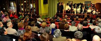 Este ano o local social de Pazos volver� a acoller a actuaci�n de agrupaci�n de nenos do rural, como o ano pasado, na imaxe.