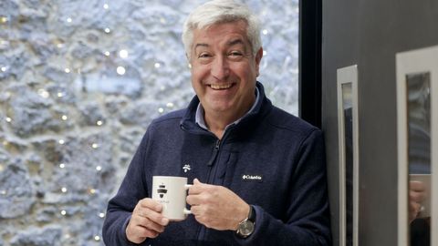 Augusto Morales, fundador de Caf� Veracruz en su cafeter�a coru�esa