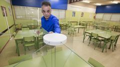 El arquitecto cuenta que �el secreto� est� en el enganche central que une la mampara