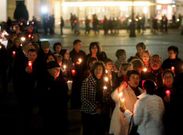 <span lang= es-es >Un problema sin final</span>. La foto muestra a vecinos de la plaza del Humor y Ciudad Vieja en una marcha contra el botell�n en el 2007. Aunque en otras zonas, esas celebraciones, y las quejas, contin�an.
