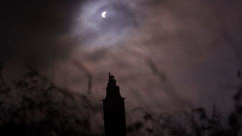 Eclipse total desde la torre de H�rcules