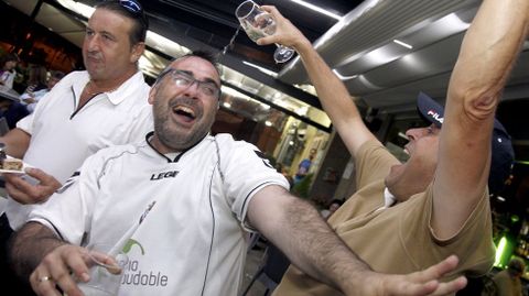 CLUB DE F�TBOL NOIA CELEBRA EL ASCENSO A TERCERA DIVISI�N 