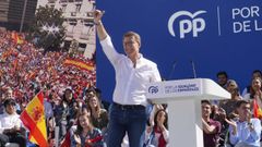 Alberto N��ez Feijoo en la plaza de Felipe II durante el evento convocado por el PP en defensa de la igualdad de los espa�oles.